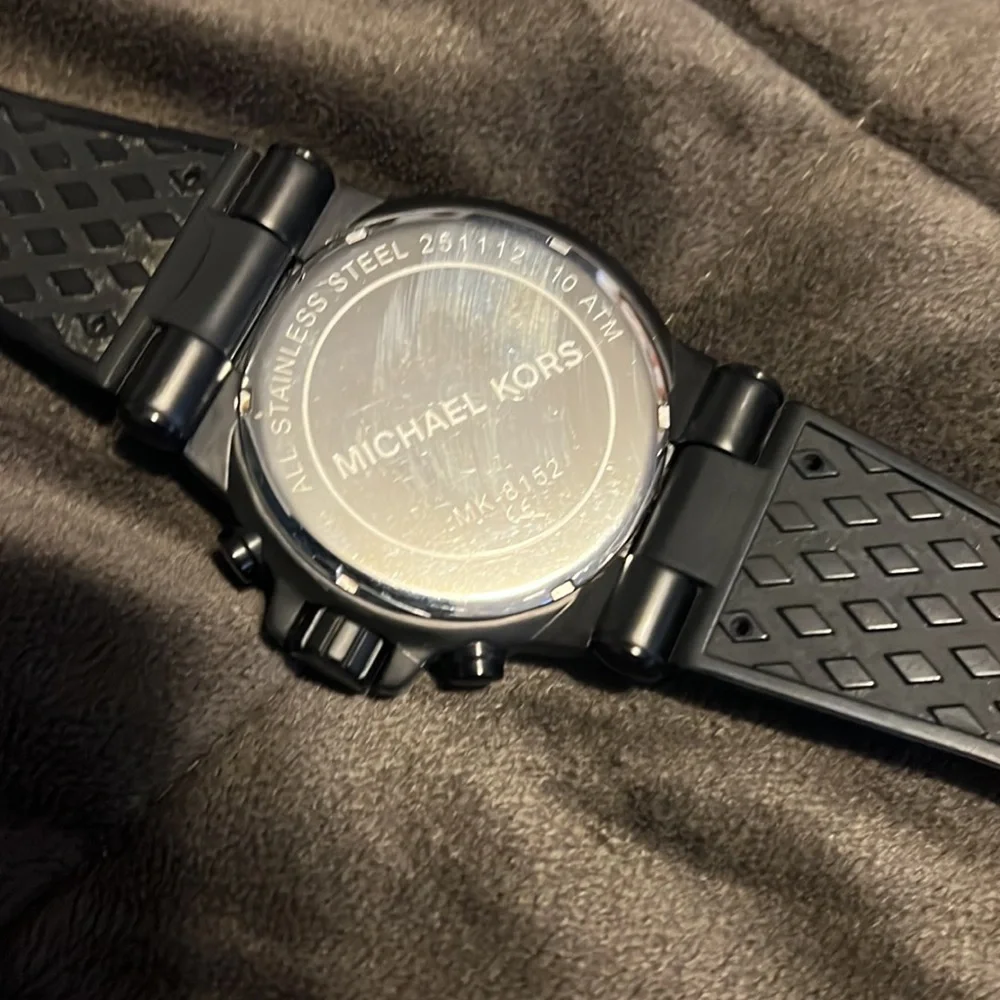 Watch - Picture 2 of 3